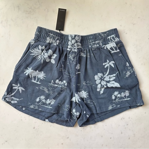 NWT Monrow Aloha Prints Blue Pull-on Shorts - Picture 1 of 4